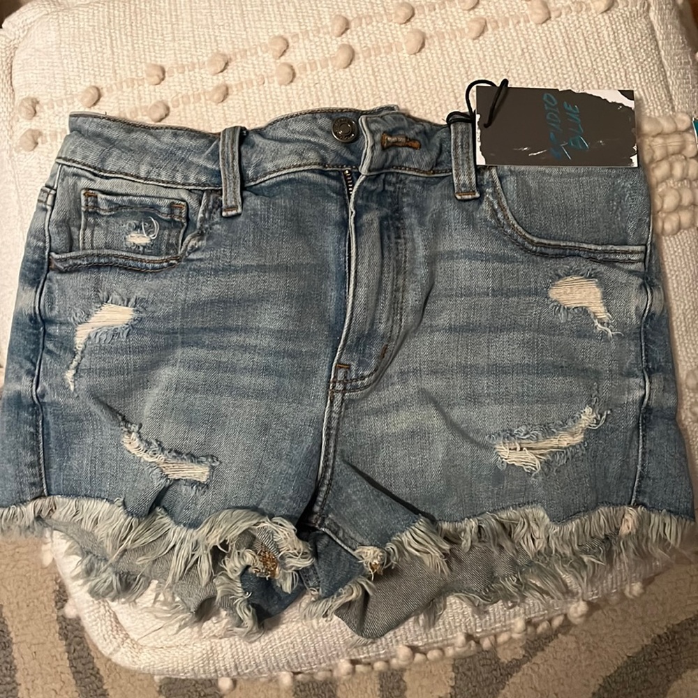 Lulu high rise short by Studio Blue